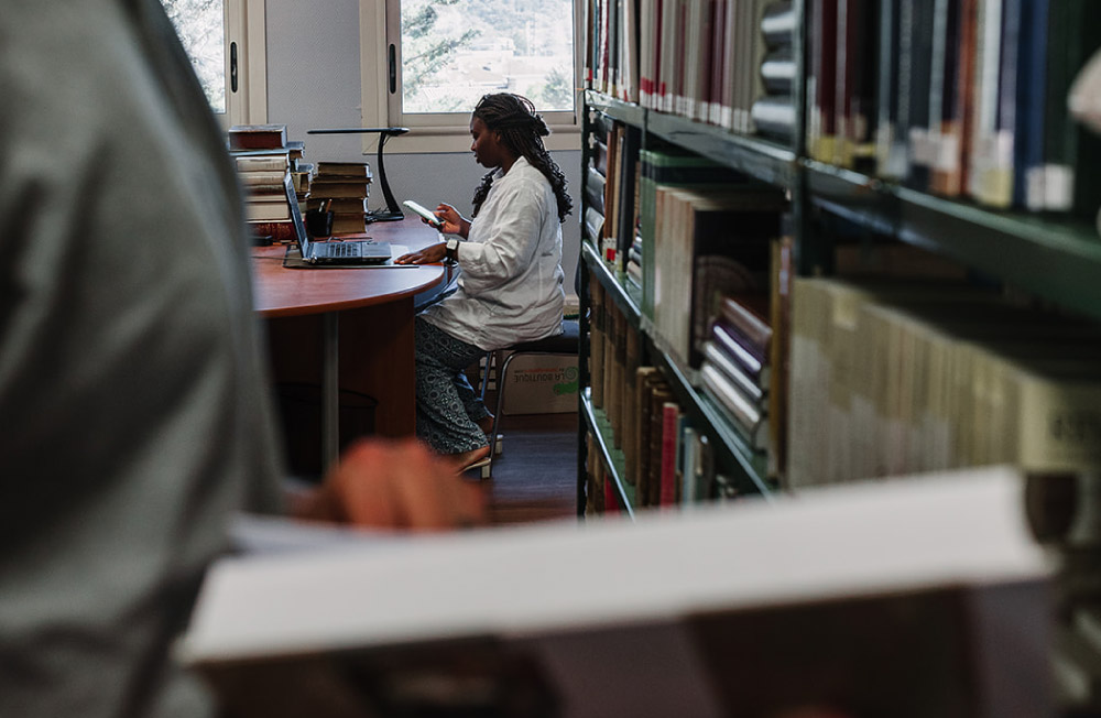 bibliotheque-universitaire-faculte-jean-calvin-aix-provence